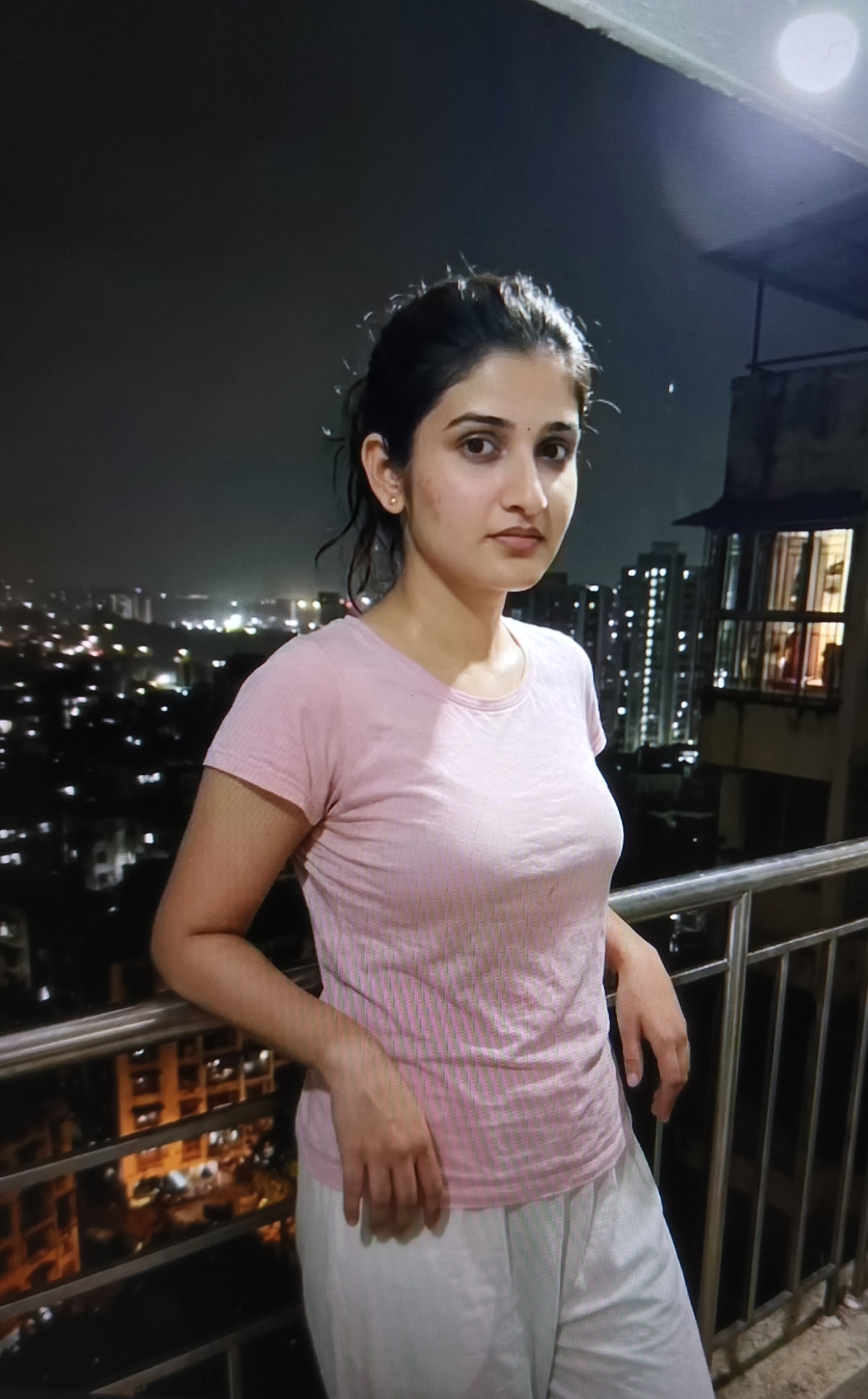 Jamnagar...my ✅ self komal sharma home and hotel service available