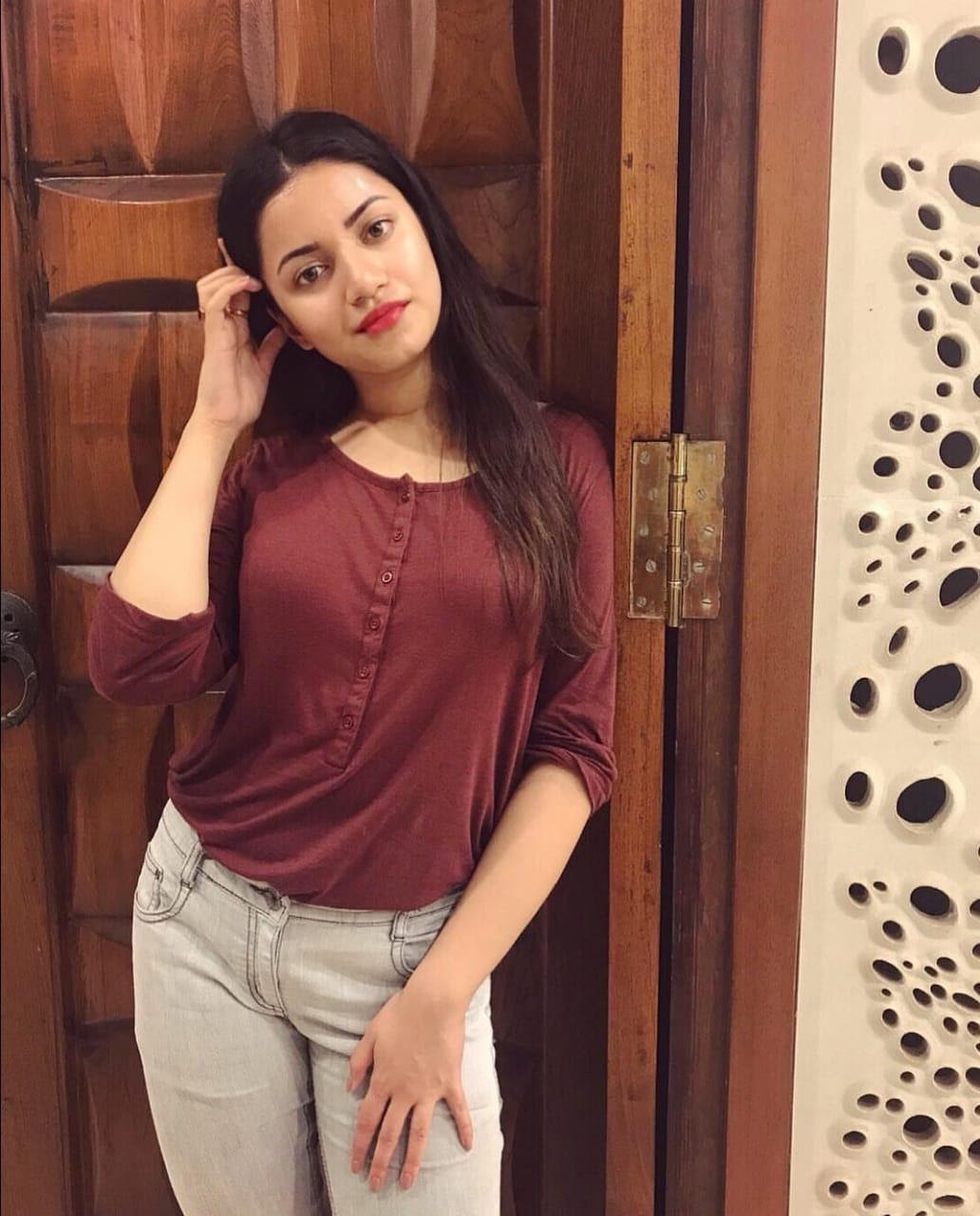 GREATERNOIDA BEST HIGH PROFILE ESCORT SERVICE DOOR STEP AVAILABLE 24/7