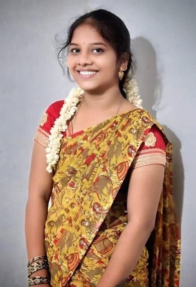 Khushi Sharma Nagpur college girls service 24 hours available